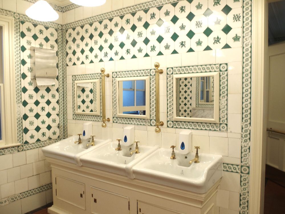 Queen Victoria's Toilet at the V&A Museum～From the United Kingdom