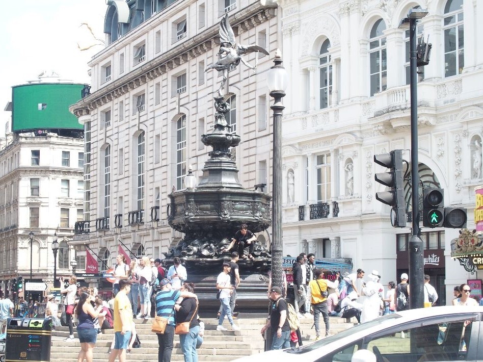 Shaftesbury Memorial Fountain～From the United Kingdom