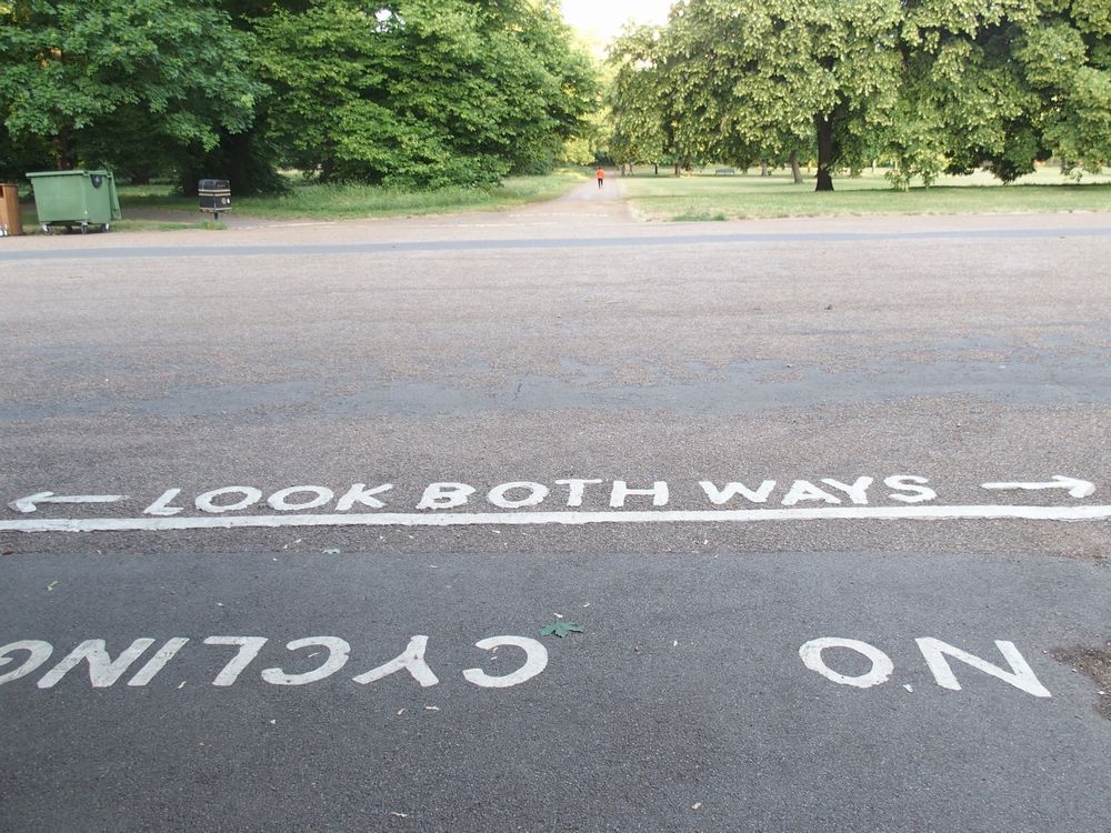 Look Left～From the United Kingdom