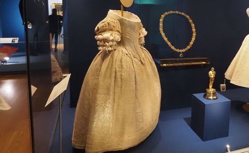 Silver Tissue Court Gown～From the United Kingdom