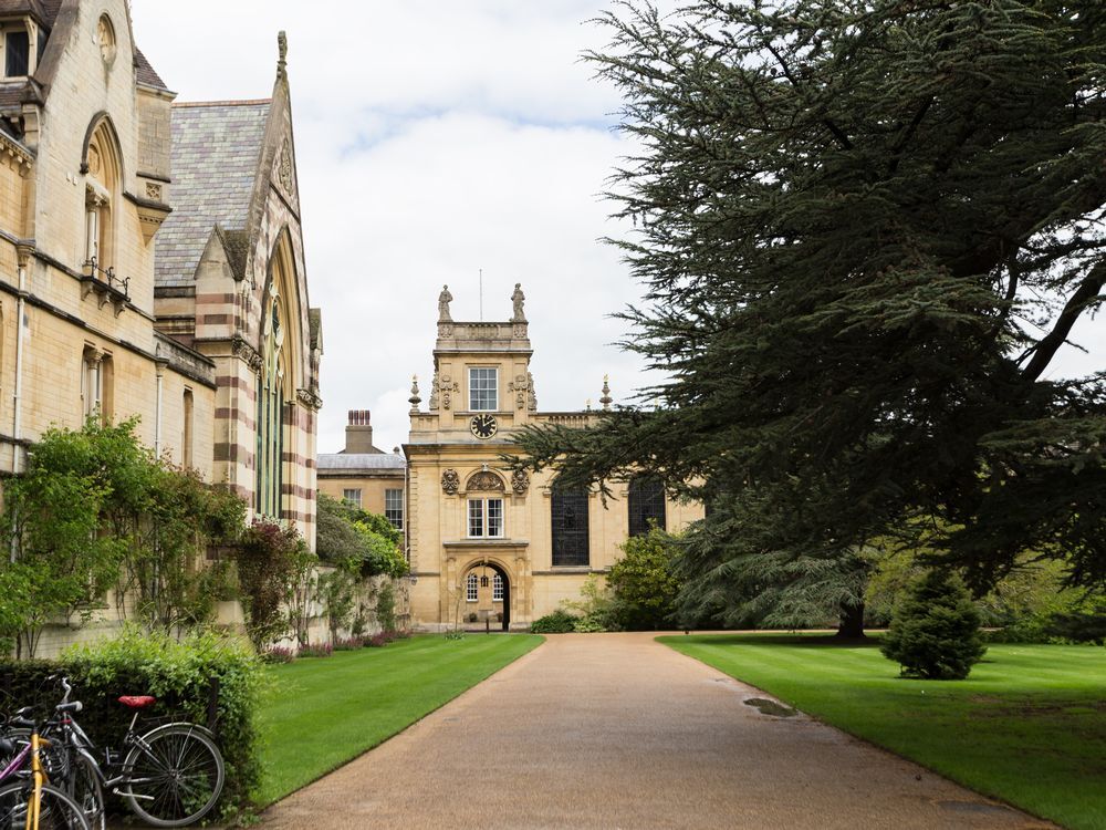 Sub Fusc～From the United Kingdom