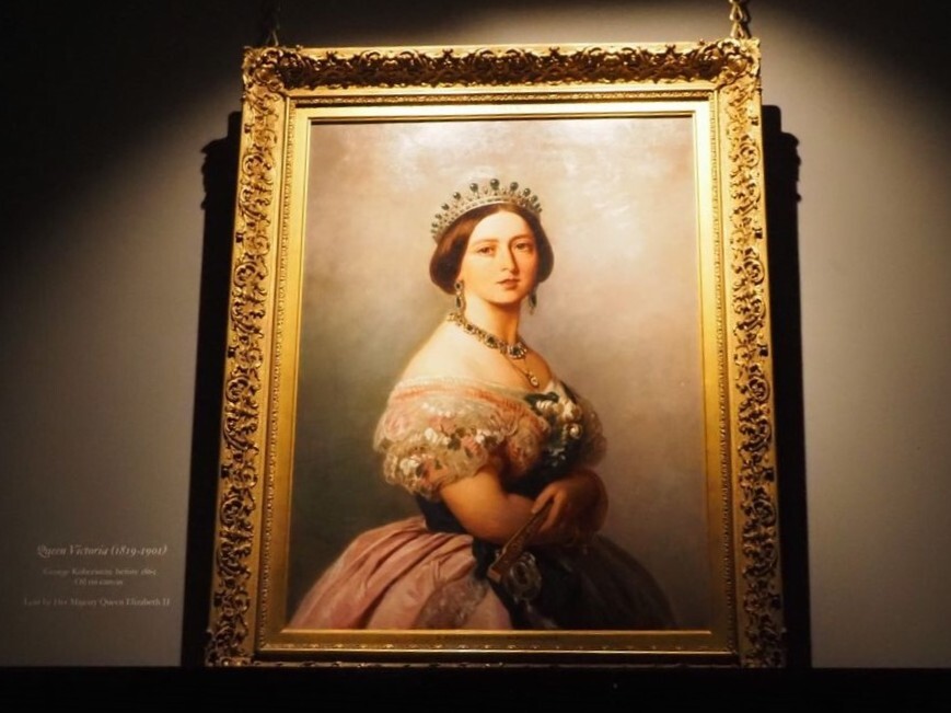 ヴィクトリア時代のドレスコードって???　1日に何度も着替えるお嬢さまたち