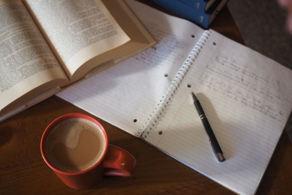 ディクテーションとは?効果・やり方・続けるコツをわかりやすく解説