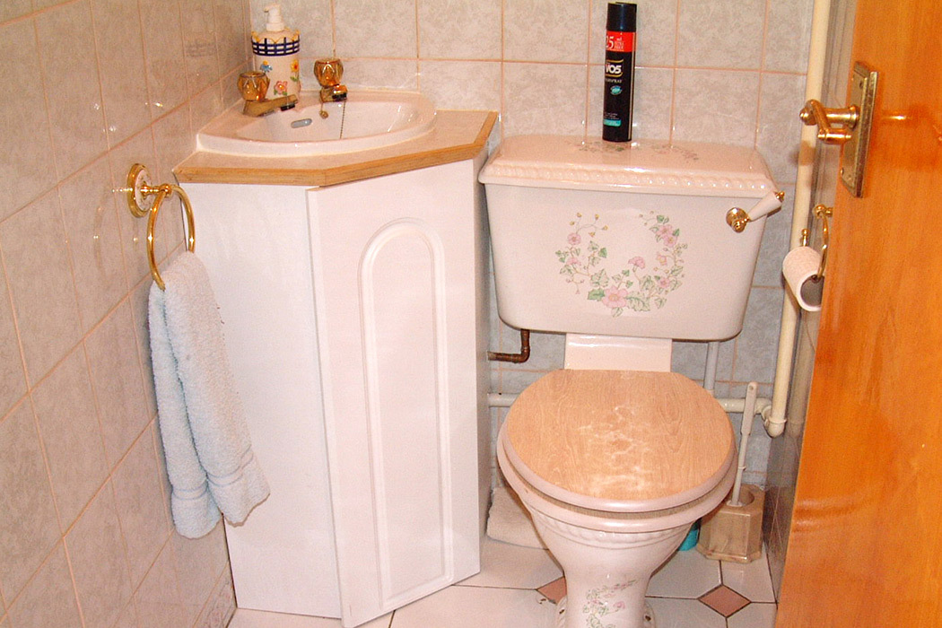 looとは?イギリス英語で使われるトイレ表現と使い方を解説