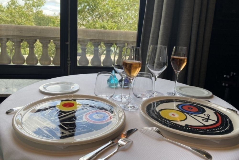 【知らなきゃ損!?】レストランで使える英会話フレーズ17選