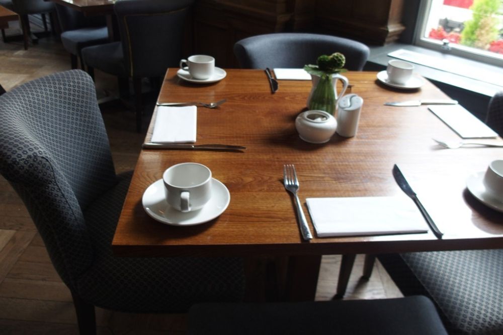 【知らなきゃ損!?】レストランで使える英会話フレーズ17選