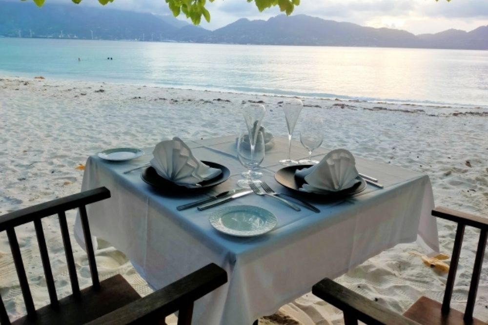 【知らなきゃ損!?】レストランで使える英会話フレーズ17選