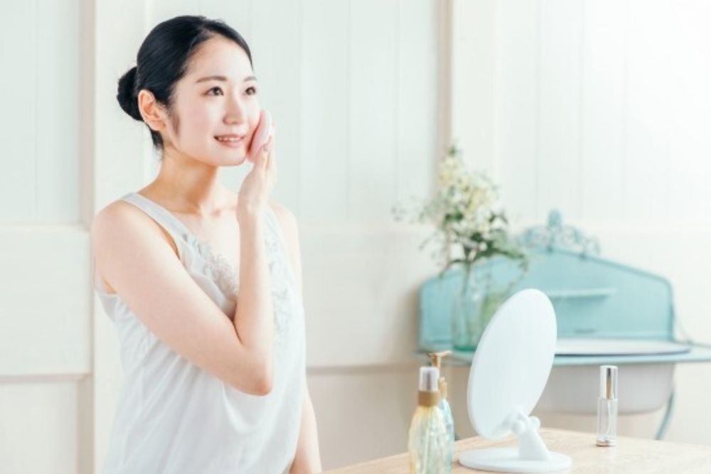 「ビューラー」英語で言える？メイクに関する英語表現をわかりやすく解説！