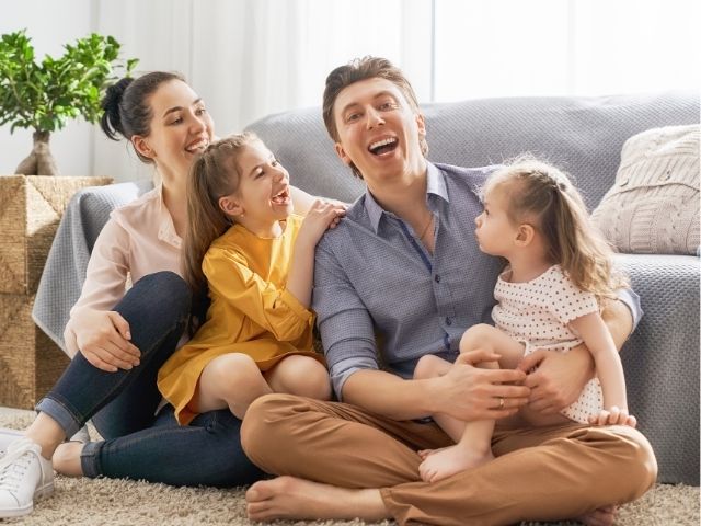 家族に関する英語表現まとめ|自己紹介や日常会話で使えるフレーズ集