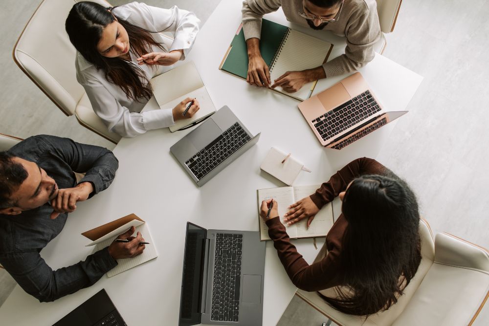 社会人必見!ビジネスでそのまま使える英語フレーズ集【場面別にご紹介】