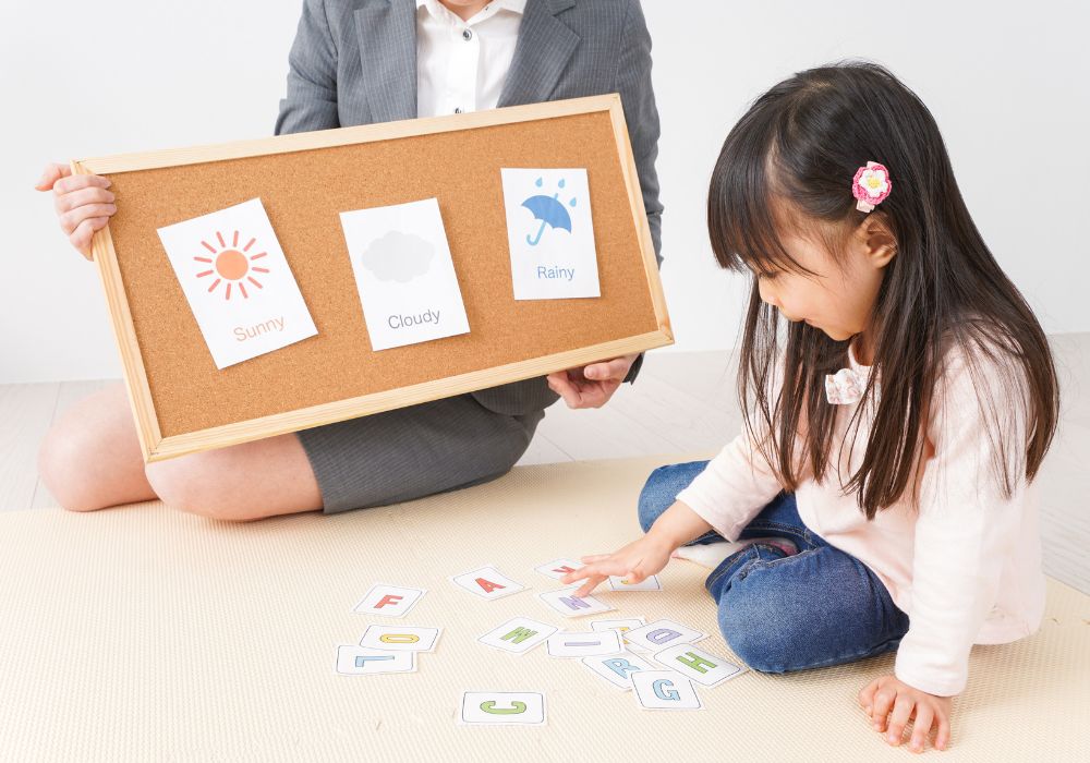 小学生の英会話は対面とオンラインどっちがおすすめ？違いや選び方を解説